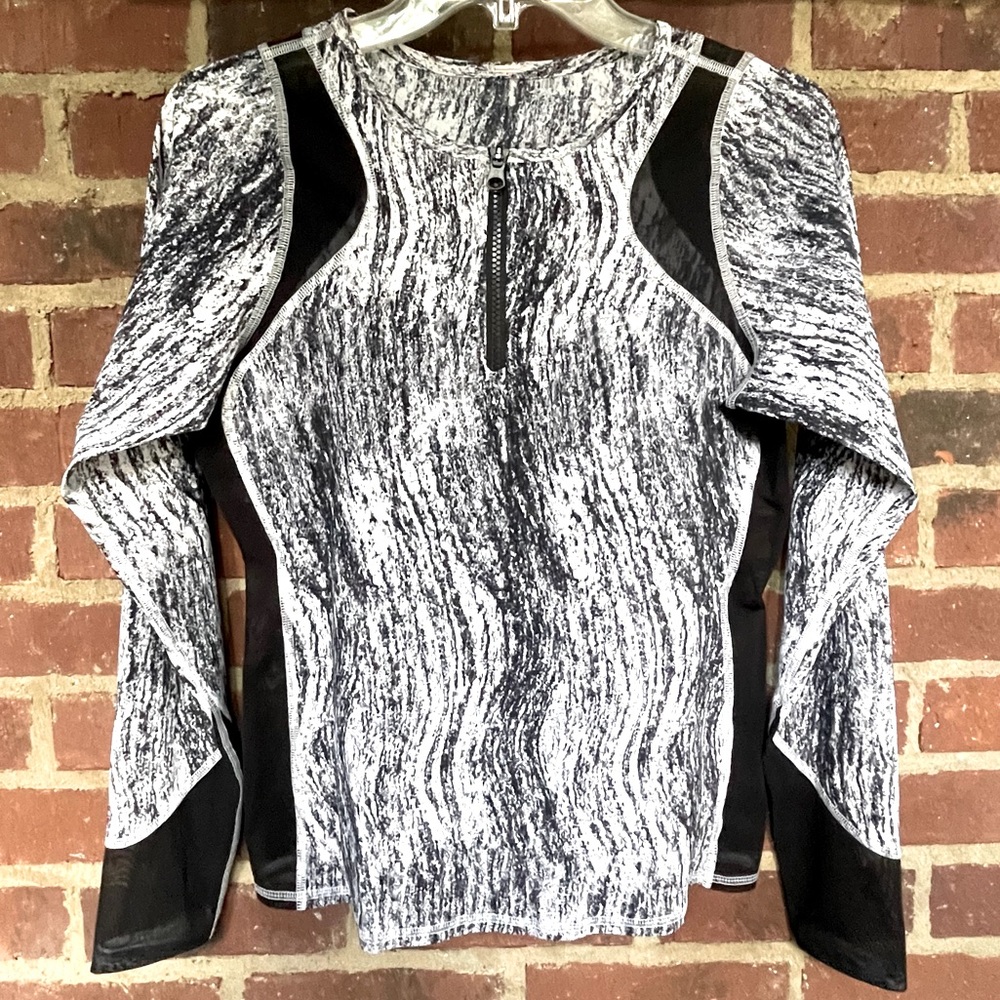 Lululemon Water Sun Runner 1/2 Zip Texture Twist Long Sleeve Top Rash Guard Sz 8